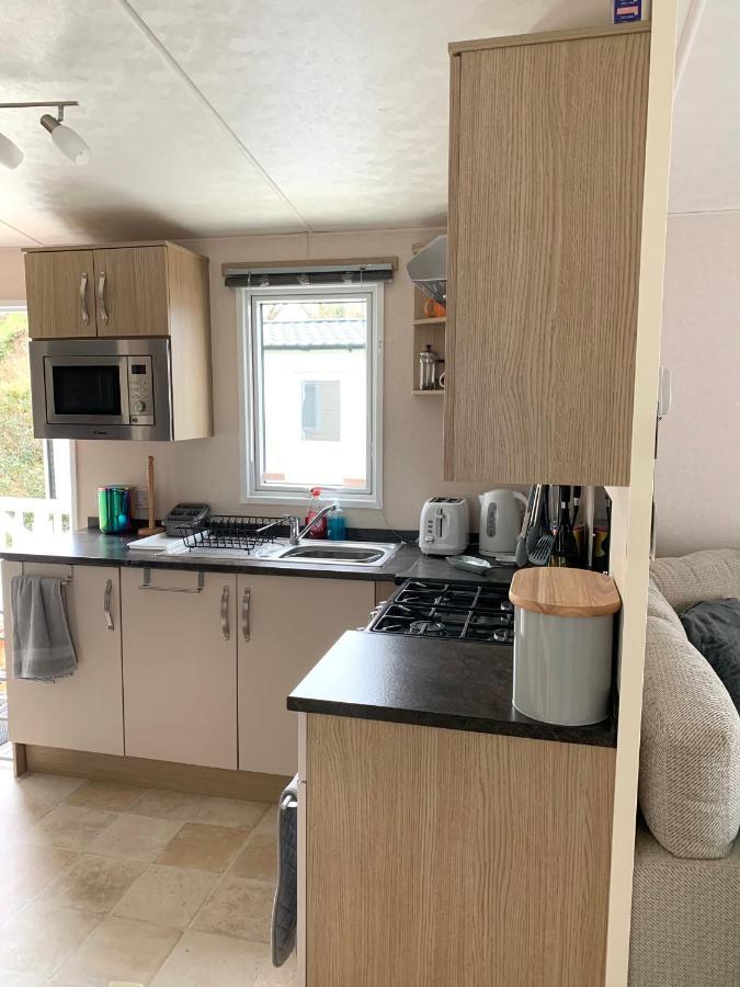 Mollys Retreat Pet Friendly Three Bed Caravan With Small Garden Newquay Bay Resort Quieter Area Of Park Exterior foto