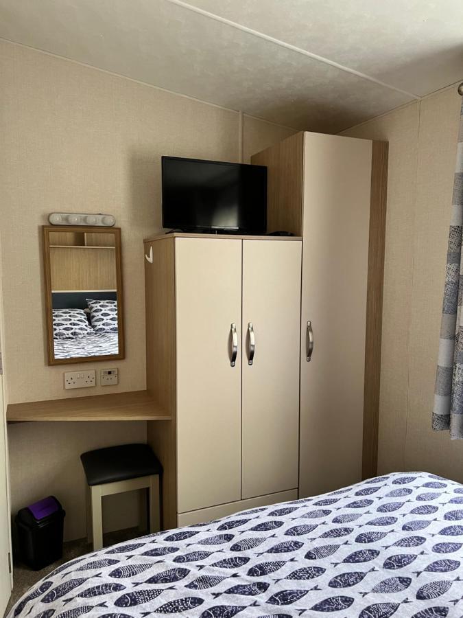 Mollys Retreat Pet Friendly Three Bed Caravan With Small Garden Newquay Bay Resort Quieter Area Of Park Exterior foto
